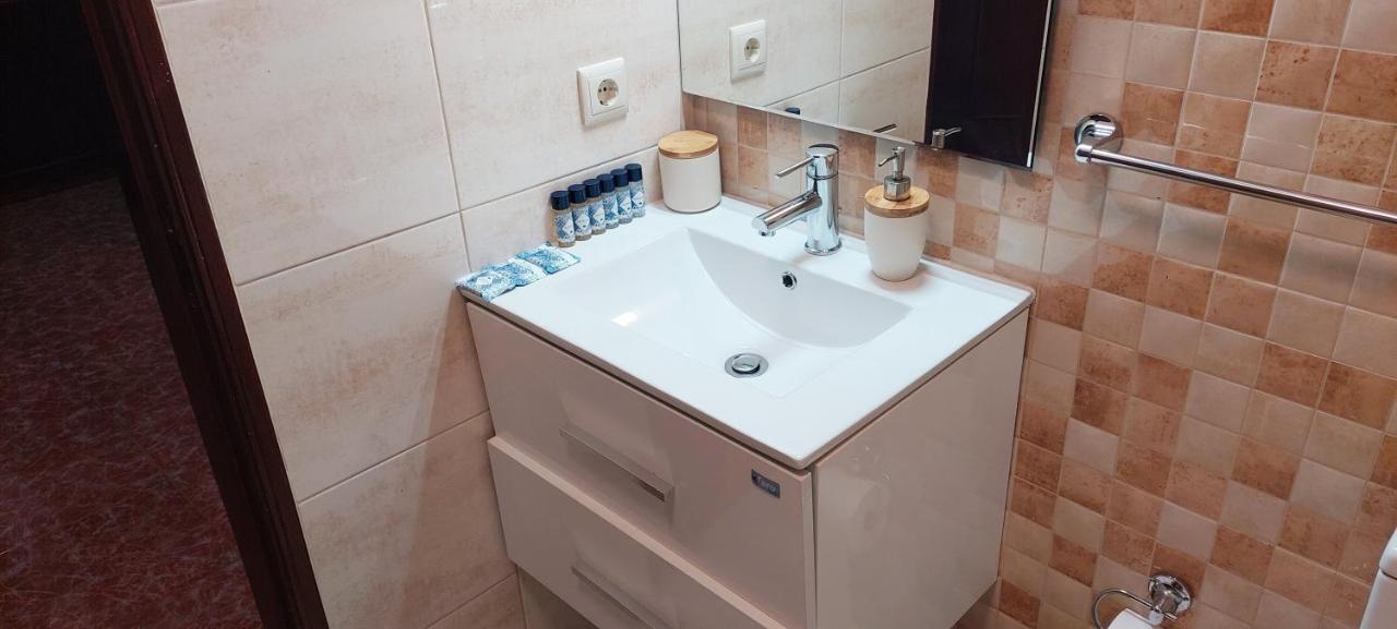 Enjoy Lisbon Cascais Sintra 1200 Metres To Metro Blue Line Sintra Rail Line Free Parking Apartamento Amadora Exterior foto